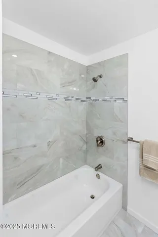 $399,000 | 18 La Terraza Drive, Toms River, NJ 08757