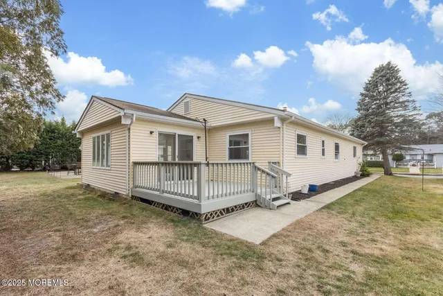 $399,000 | 18 La Terraza Drive, Toms River, NJ 08757