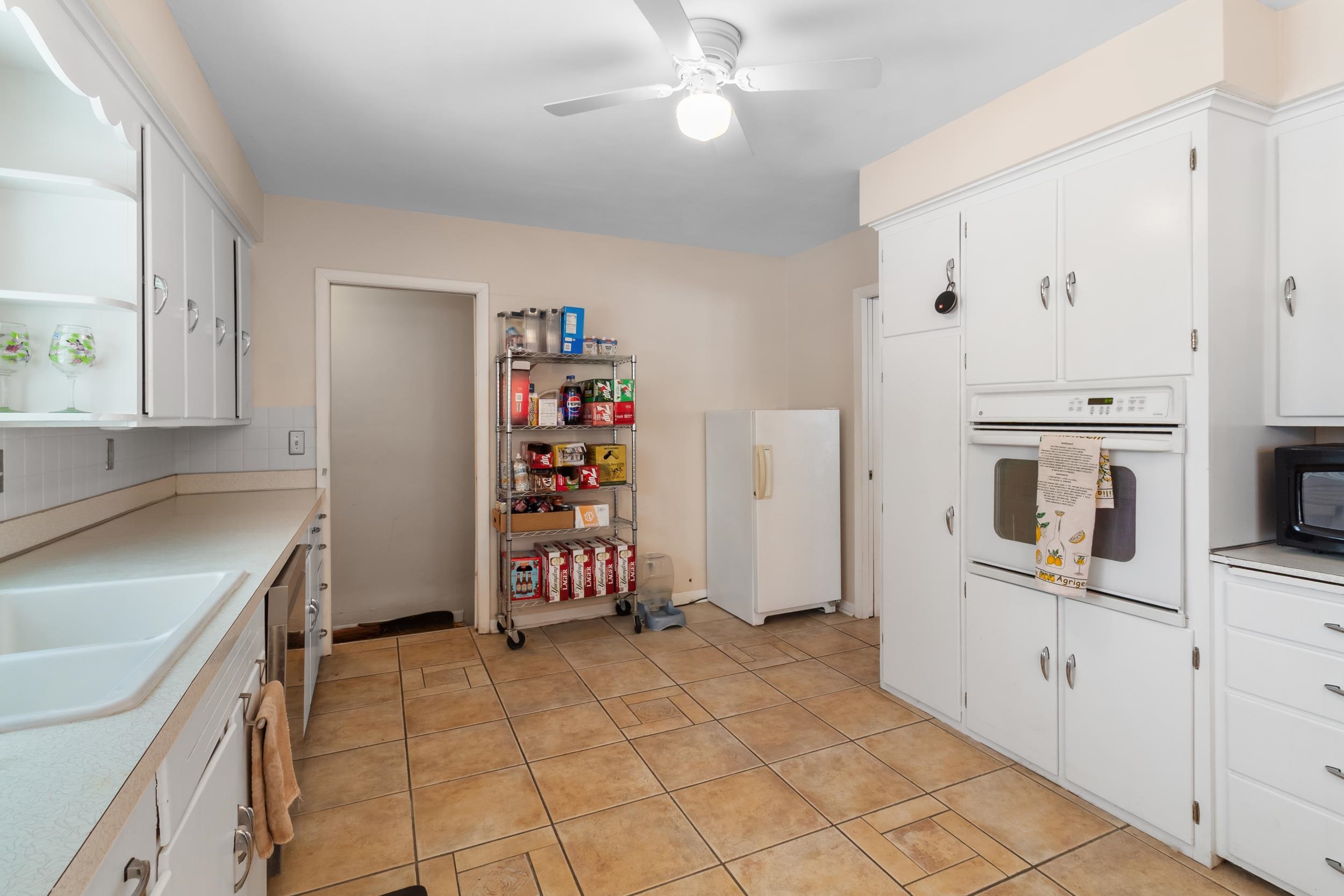 3748 Fairview Drive Madison, WI 53704 - Photo 13 of 48