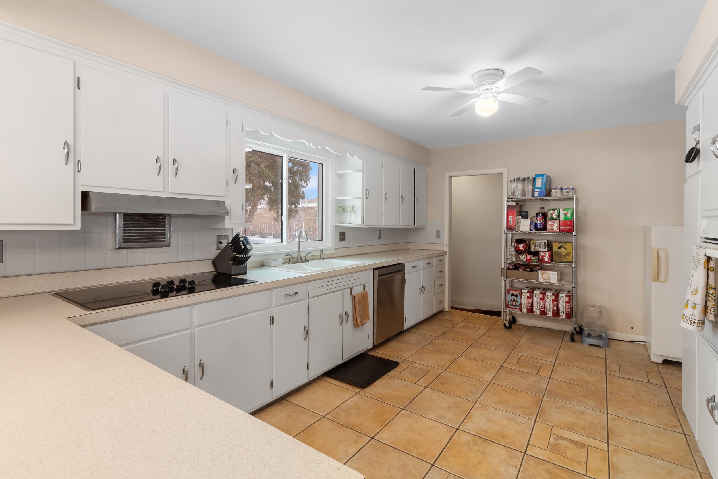 3748 Fairview Drive Madison, WI 53704 - Photo 15 of 48