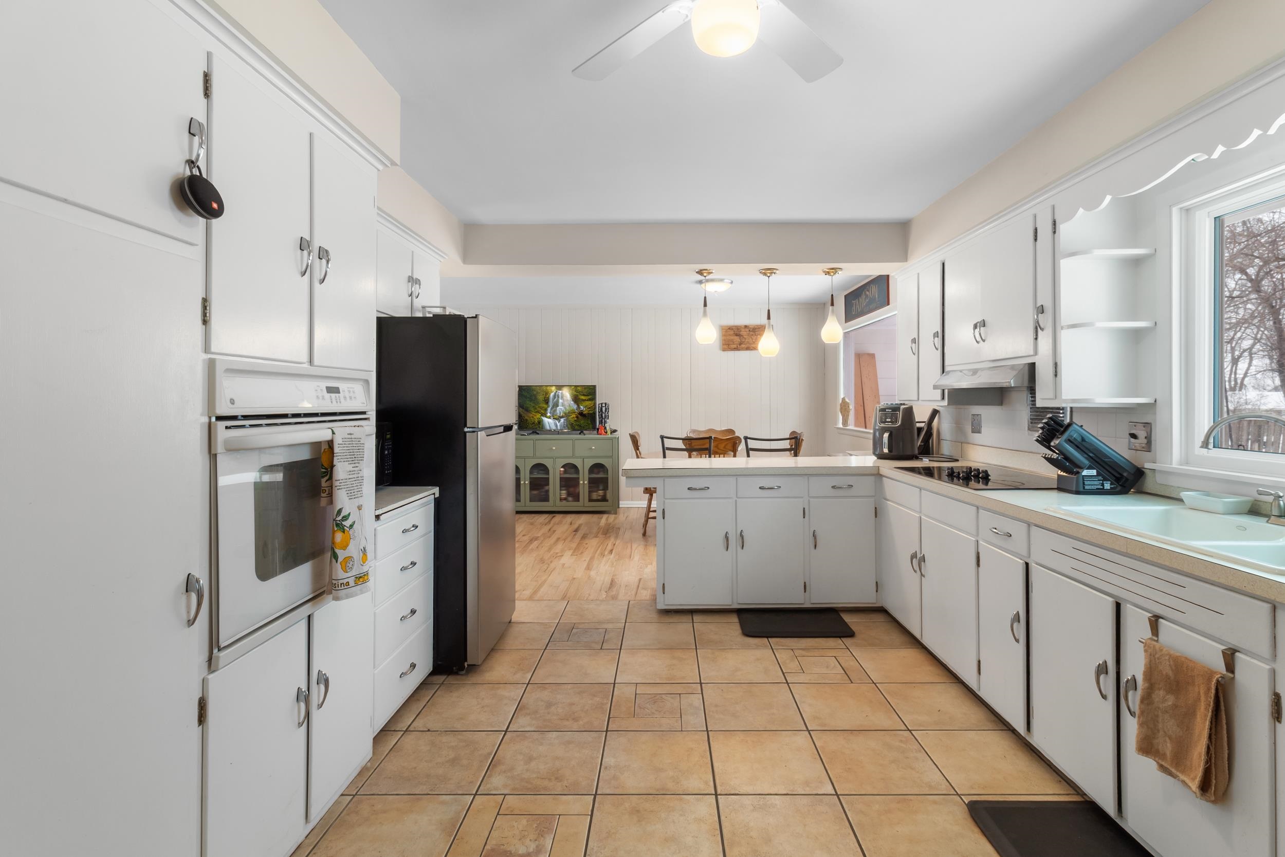 3748 Fairview Drive Madison, WI 53704 - Photo 17 of 48