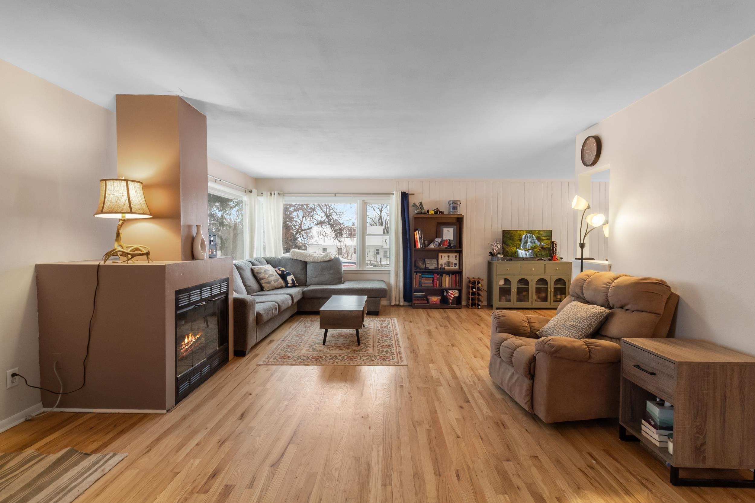 3748 Fairview Drive Madison, WI 53704 - Photo 5 of 48