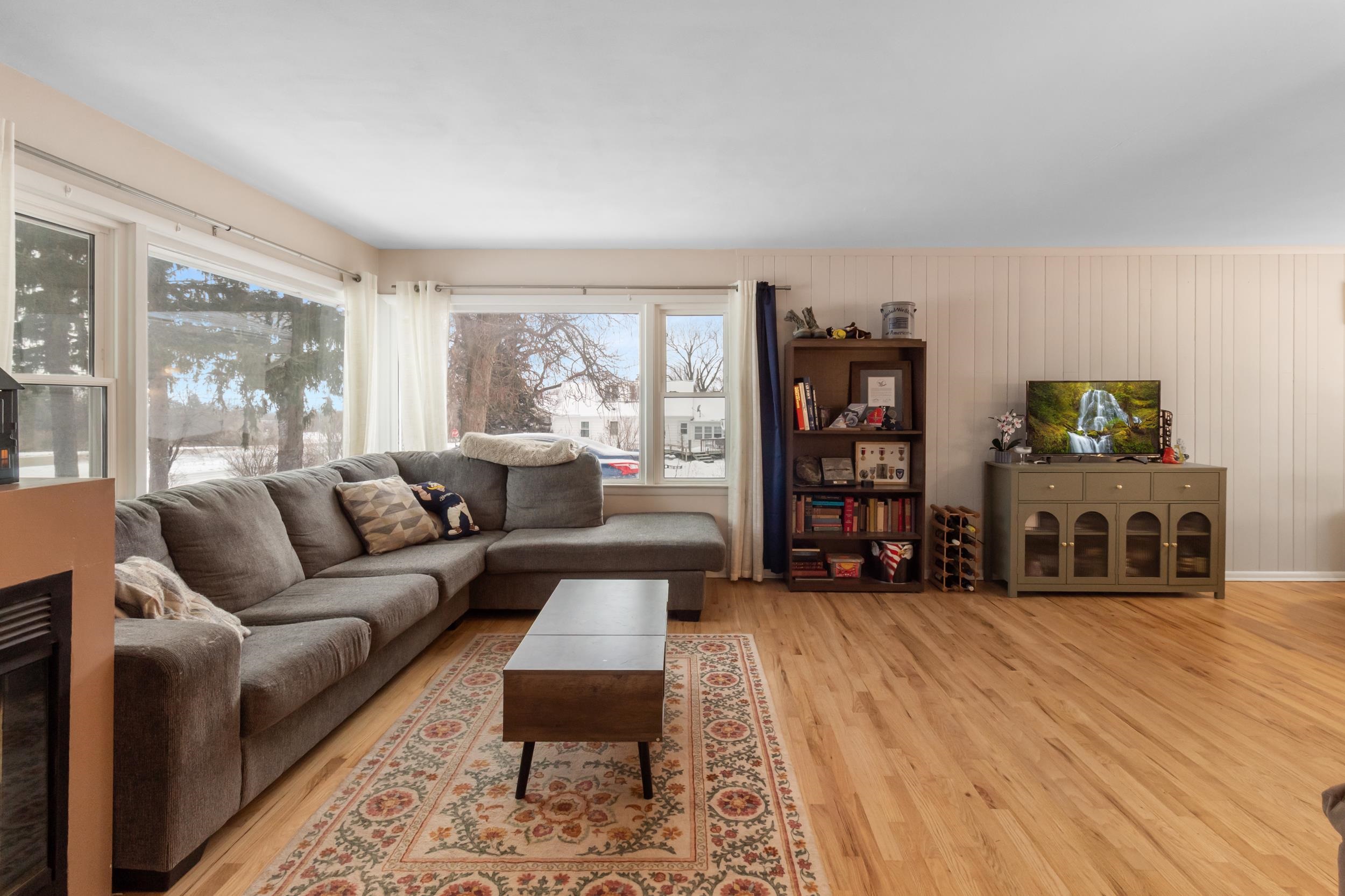 3748 Fairview Drive Madison, WI 53704 - Photo 6 of 48