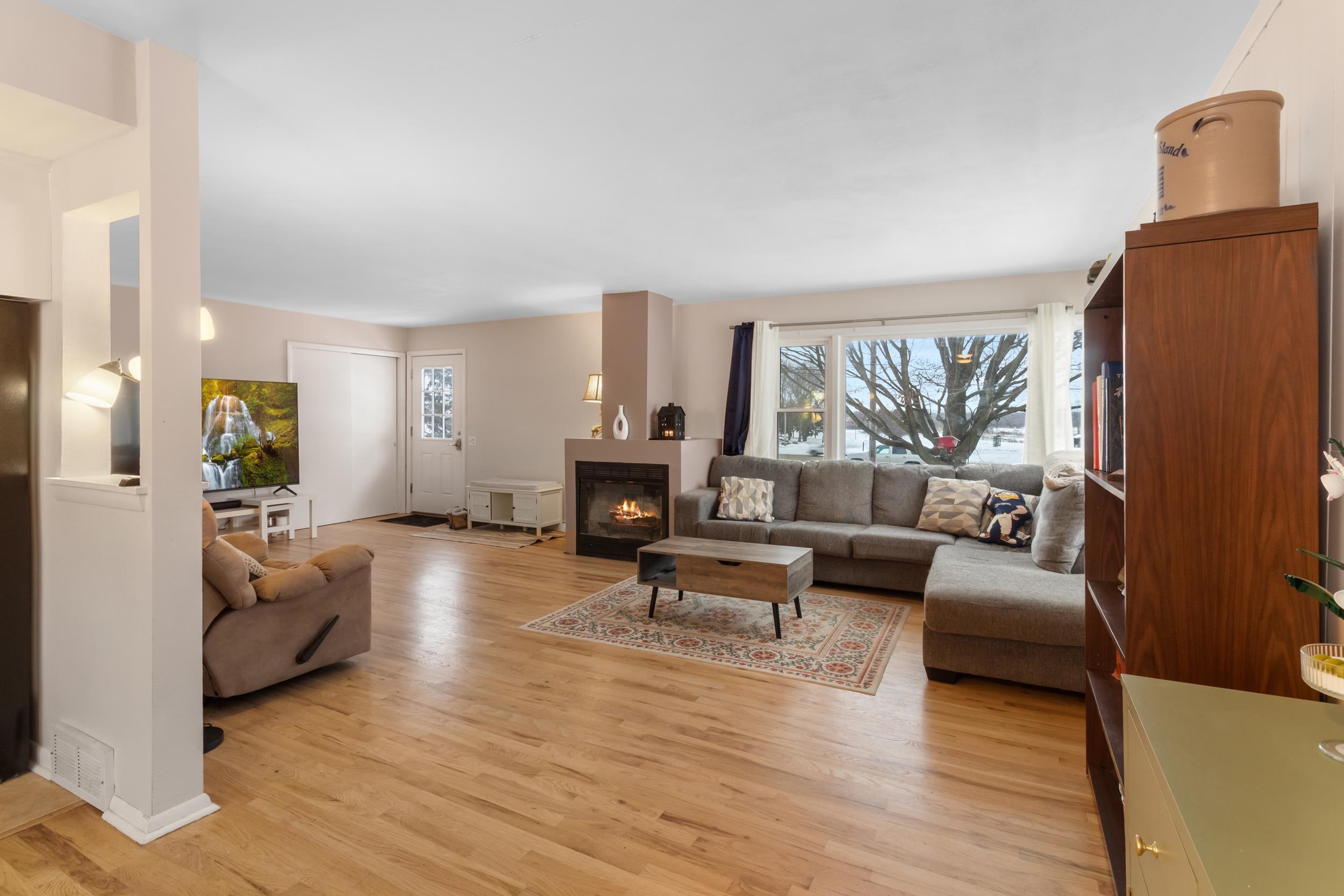 3748 Fairview Drive Madison, WI 53704 - Photo 7 of 48