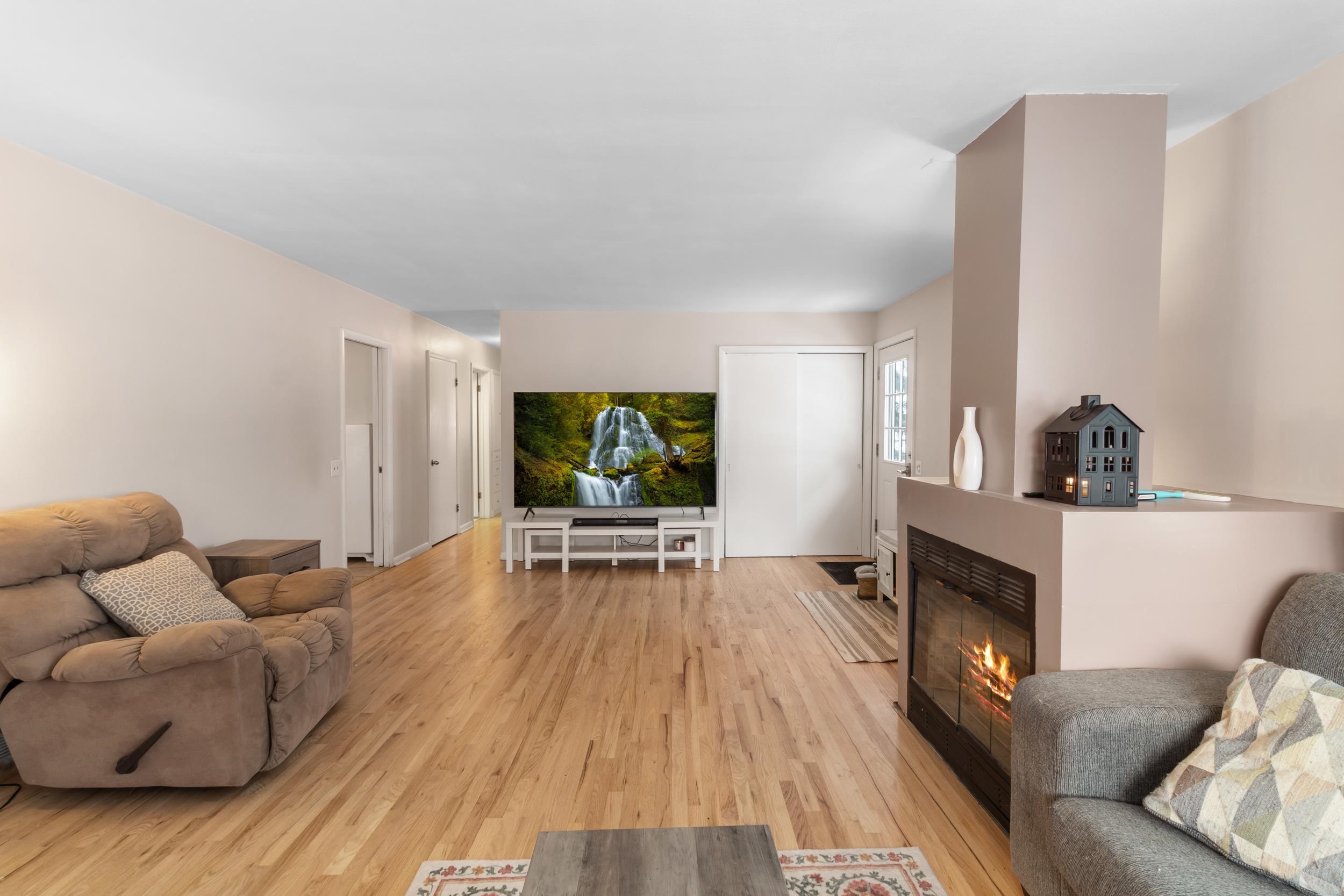 3748 Fairview Drive Madison, WI 53704 - Photo 8 of 48