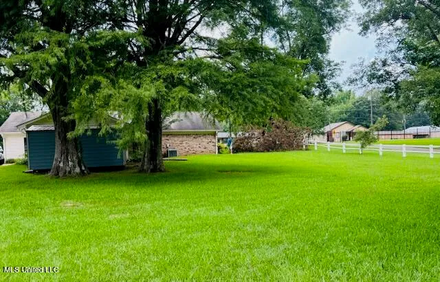 $223,500 | 3864 South Siwell Road, Jackson, MS 39212