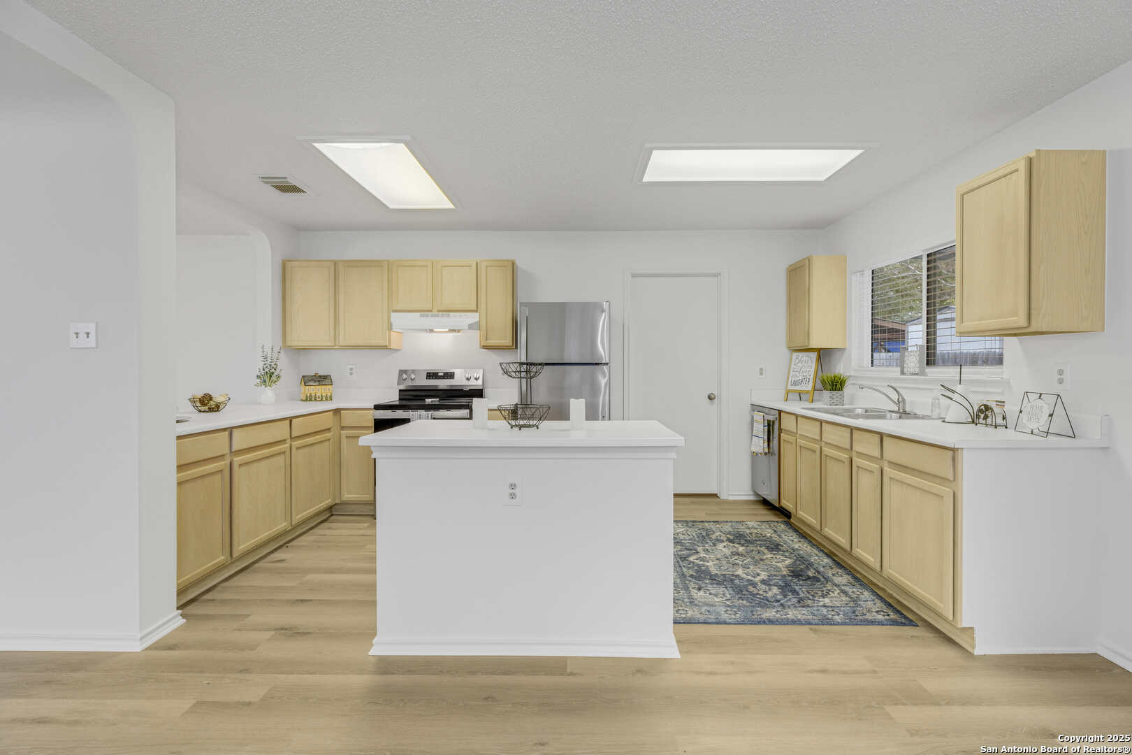 7906 Swindow Circle Converse, TX 78109 - Photo 13 of 26