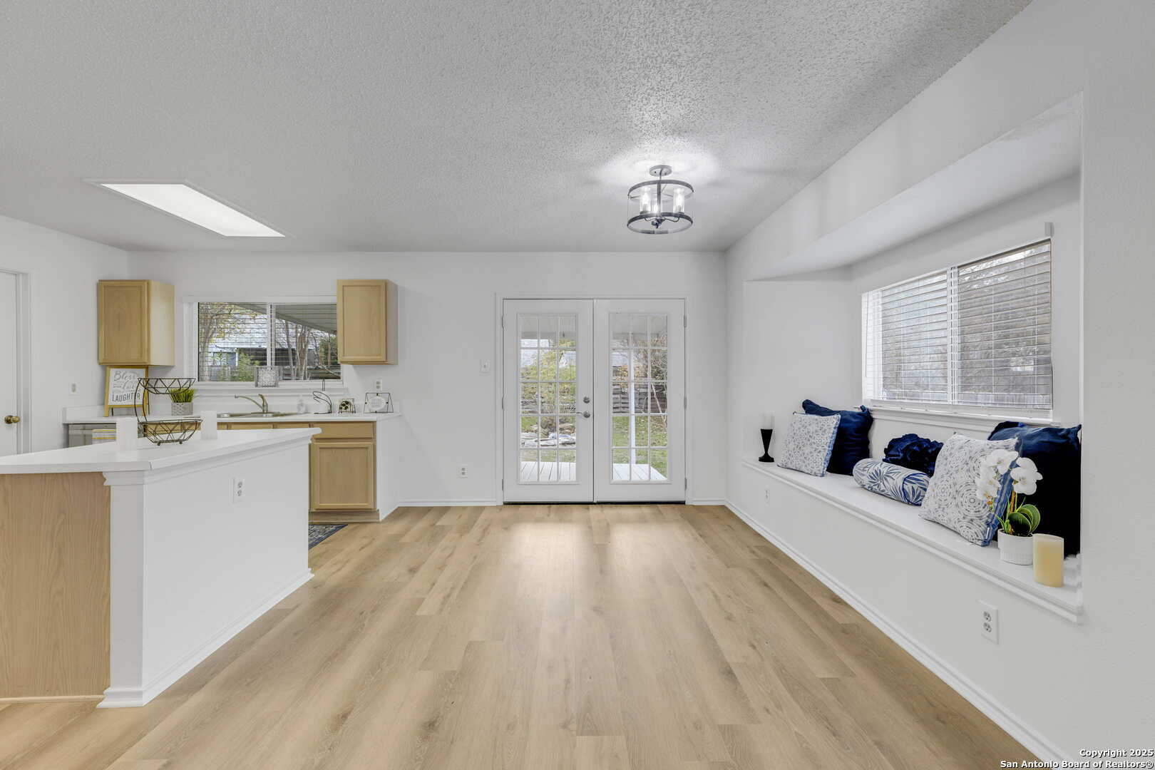 7906 Swindow Circle Converse, TX 78109 - Photo 9 of 26