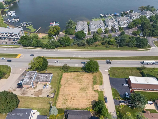 $580,000 | 900 Winnetka Terrace, Lake Zurich, IL 60047