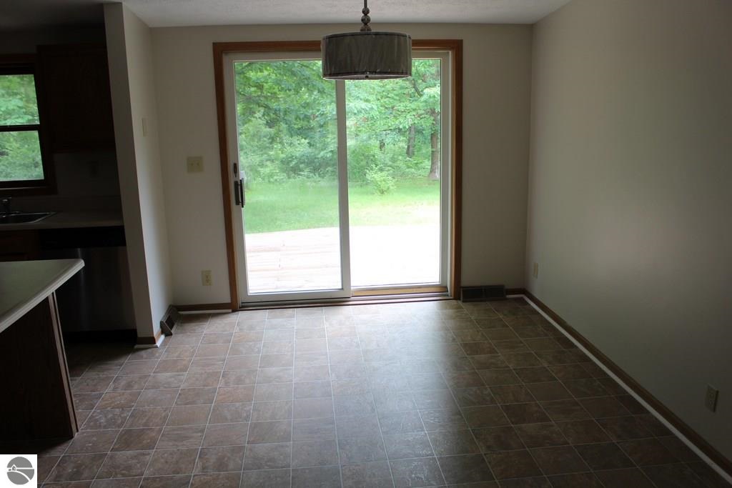 599 South East County Line Road Shepherd, MI 48883 - Photo 4 of 19 1786596-3.JPG