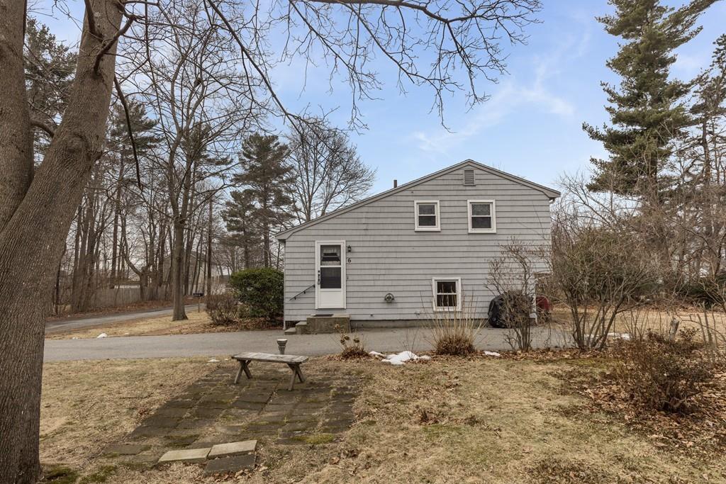 6 Maple Road Wilmington, MA 01887 - Photo 4 of 17 Gallery Image 4
