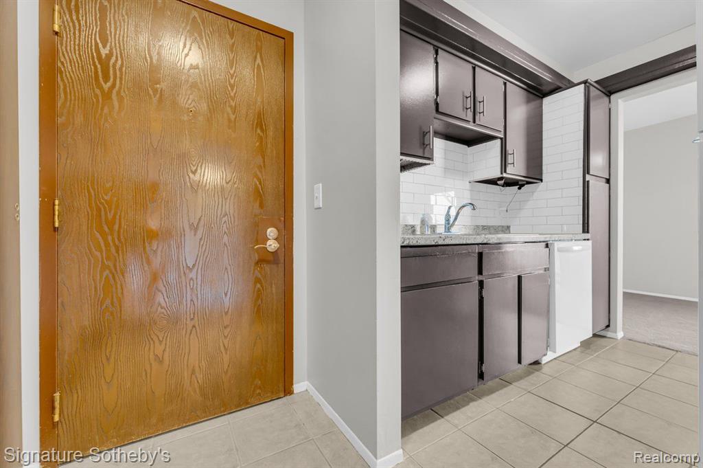 30024 West 12 Mile Road, Unit 23 Farmington Hills, MI 48334 - Photo 3 of 17
