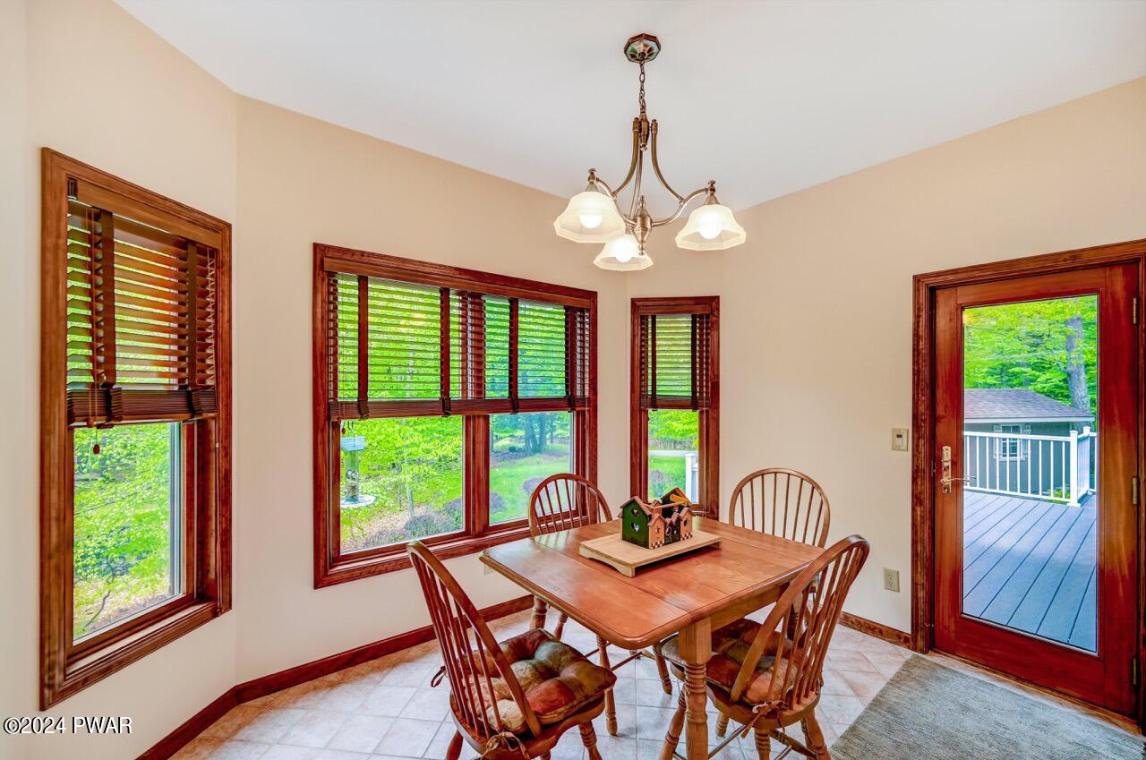 101 Rosewood Drive Greentown, PA 18426 - Photo 17 of 85 Eat-In Kitchen