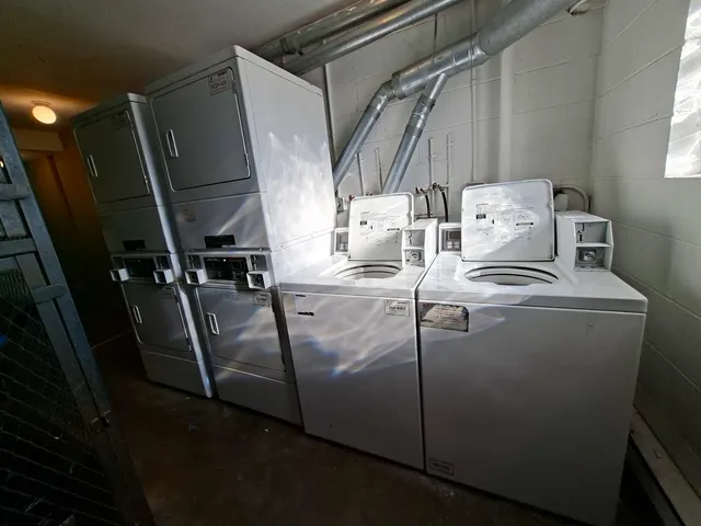 $198,000 | 664 Pinecrest Drive, Unit 302, Prospect Heights, IL 60070