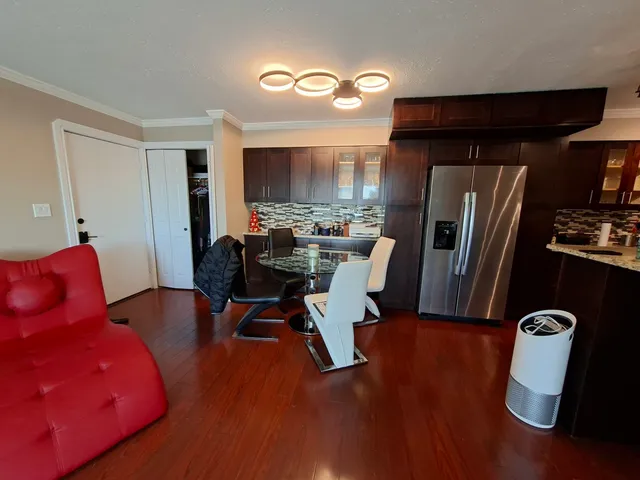 $198,000 | 664 Pinecrest Drive, Unit 302, Prospect Heights, IL 60070