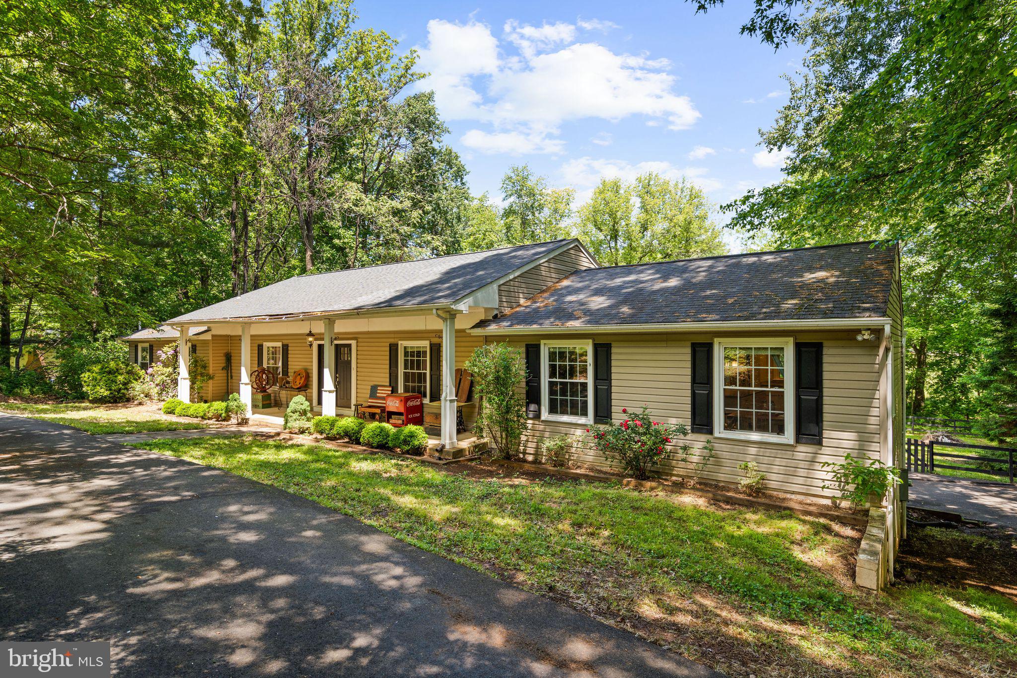 7281 Forrest Road Warrenton, VA 20187 - Photo 5 of 78 Gallery Image 5