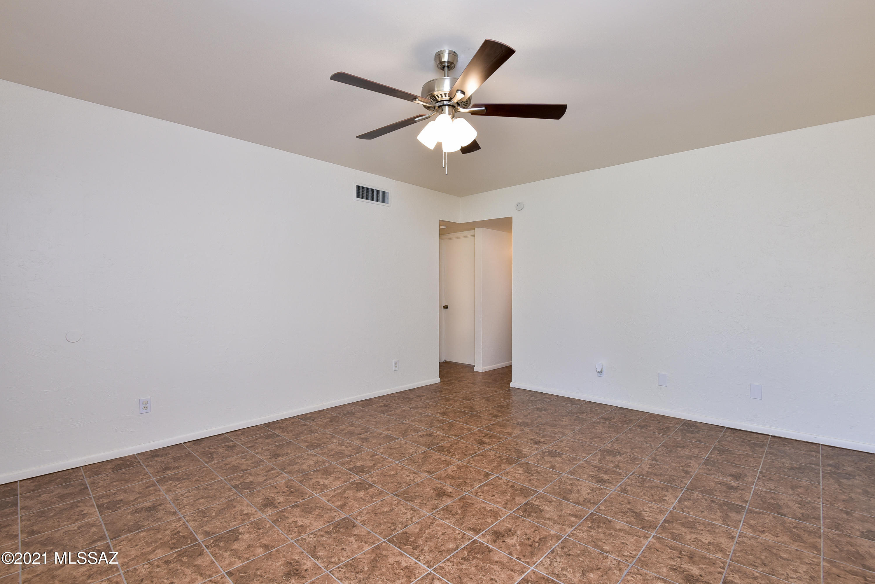 810 South Kolb Road, Unit 17 Tucson, AZ 85710 - Photo 7 of 39