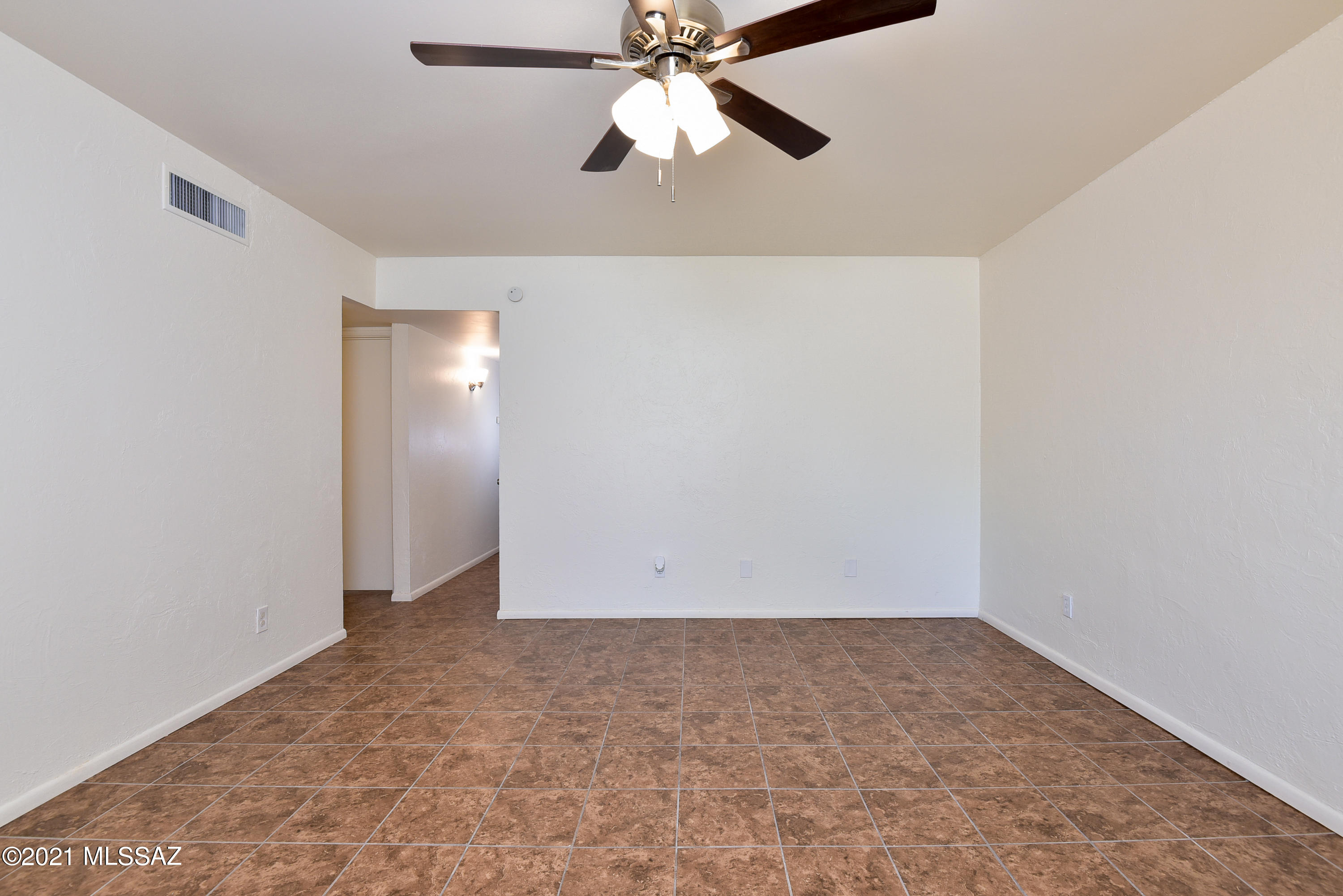 810 South Kolb Road, Unit 17 Tucson, AZ 85710 - Photo 8 of 39