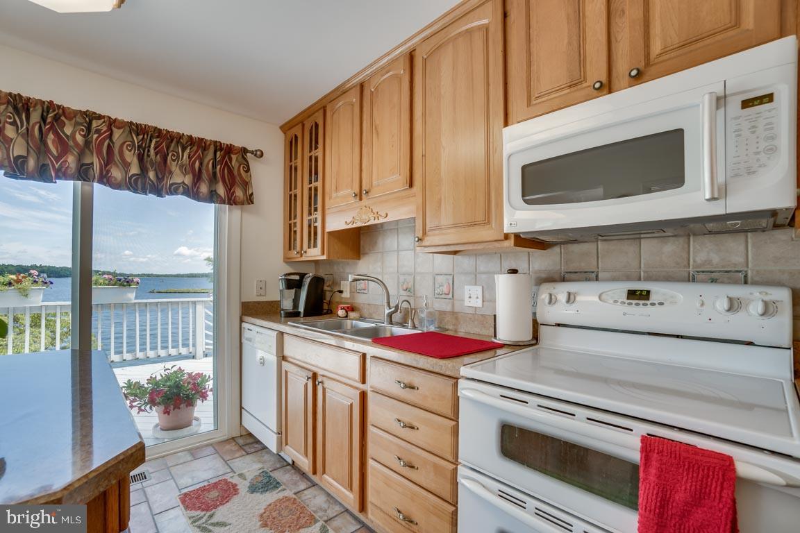 116 Pleasant Grove Road Locust Grove, VA 22508 - Photo 13 of 34 Wow! another view to distract from your cooking