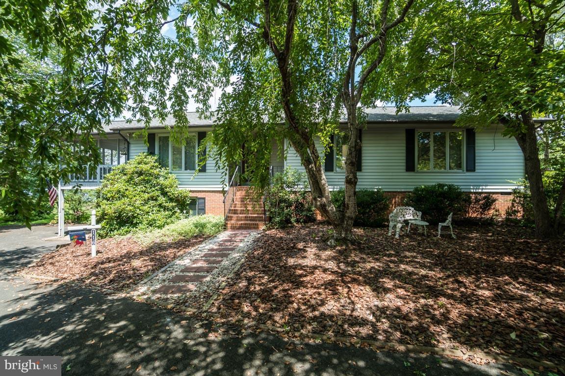 116 Pleasant Grove Road Locust Grove, VA 22508 - Photo 27 of 34 End of the street -right for this private site