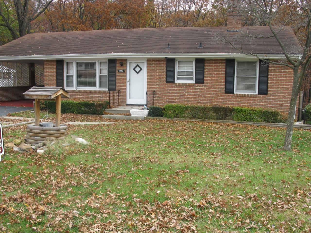 1750 Pomeroy Road Salem, VA 24153 - Photo 2 of 11 front