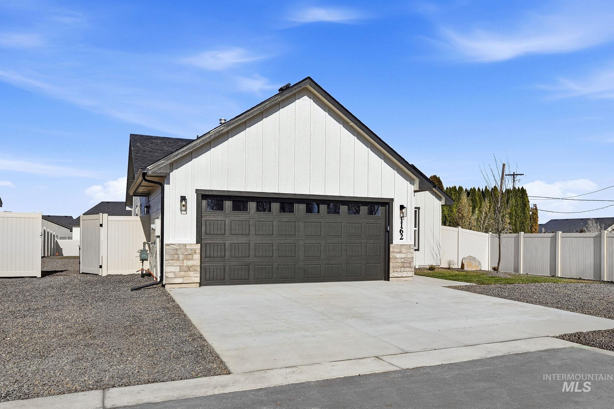 1132 Velvet Loop Wilder, ID 83676 - Photo 2 of 23