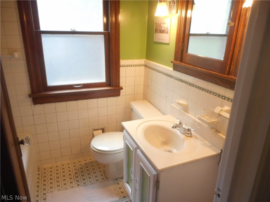 4026 Elmwood Road Cleveland Heights, OH 44121 - Photo 12 of 18
