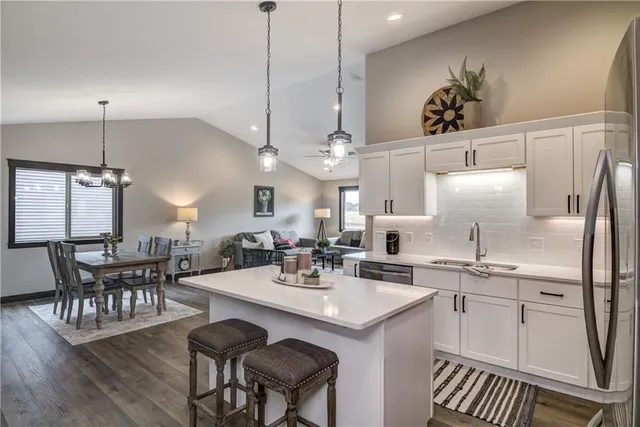 $389,900 | 230 South Chestnut Street, Ellsworth, WI 54011