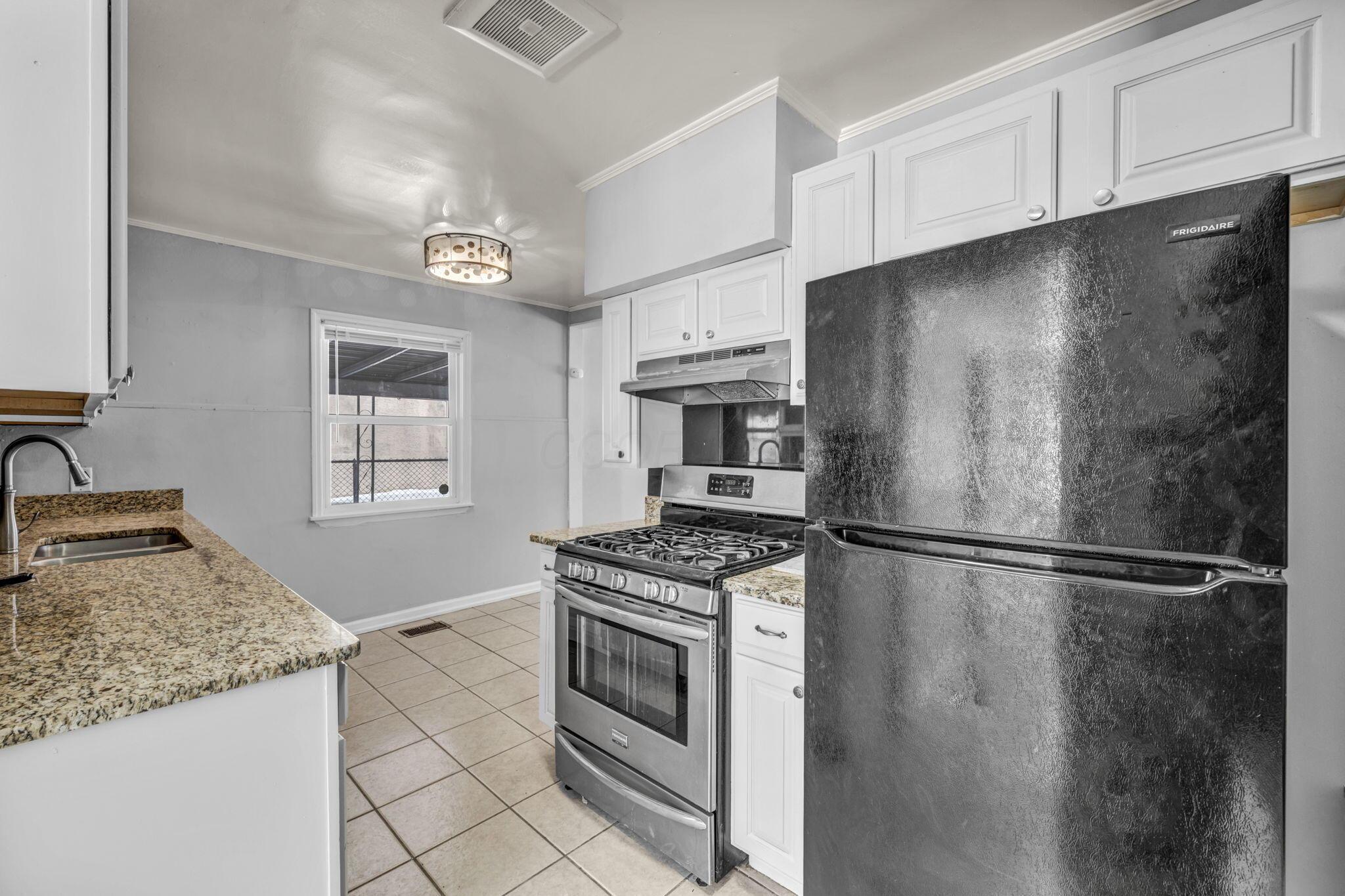 845 Exeter Road Columbus, OH 43213 - Photo 19 of 46 Kitchen
