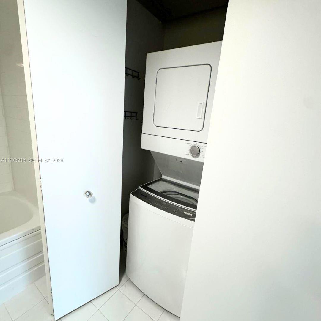 690 Southwest 1st Court, Unit PHI24 Miami, FL 33130 - Photo 16 of 19