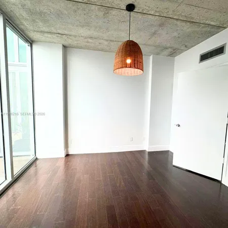 $4,400 | 690 Southwest 1st Court, Unit PHI24, Miami, FL 33130