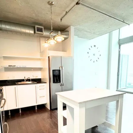 $4,400 | 690 Southwest 1st Court, Unit PHI24, Miami, FL 33130