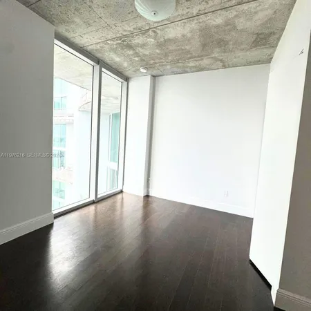 $4,400 | 690 Southwest 1st Court, Unit PHI24, Miami, FL 33130