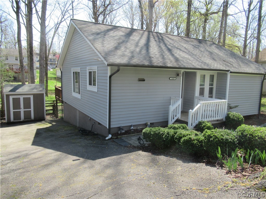 1449 Lockett Ridge Road Midlothian, VA 23114 - Photo 3 of 23 Gallery Image 3
