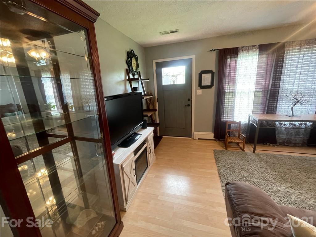 1875 Enon Road Valdese, NC 28690 - Photo 19 of 44 Gallery Image 19