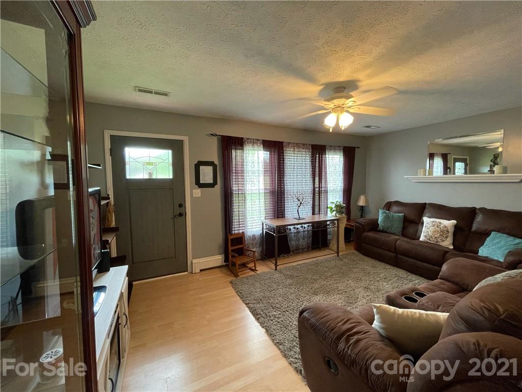 1875 Enon Road Valdese, NC 28690 - Photo 21 of 44 Gallery Image 21