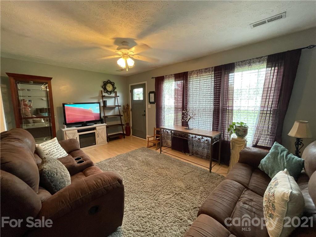 1875 Enon Road Valdese, NC 28690 - Photo 22 of 44 Gallery Image 22