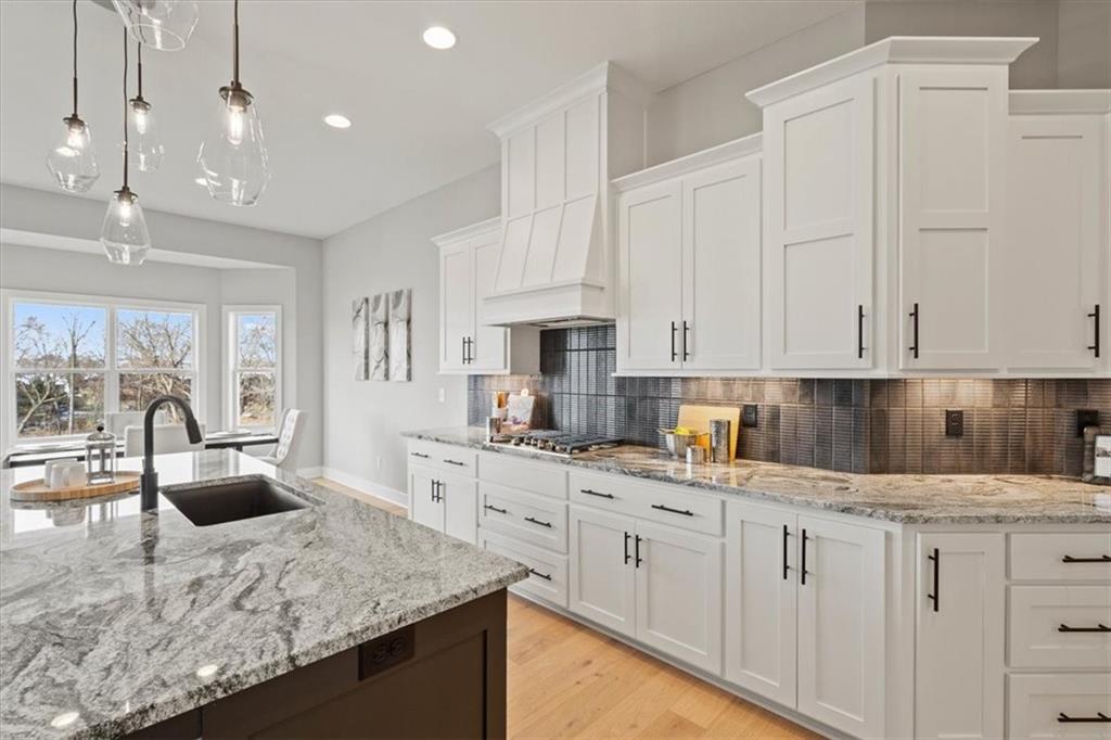 4446 Tee Box Drive Basehor, KS 66007 - Photo 11 of 48