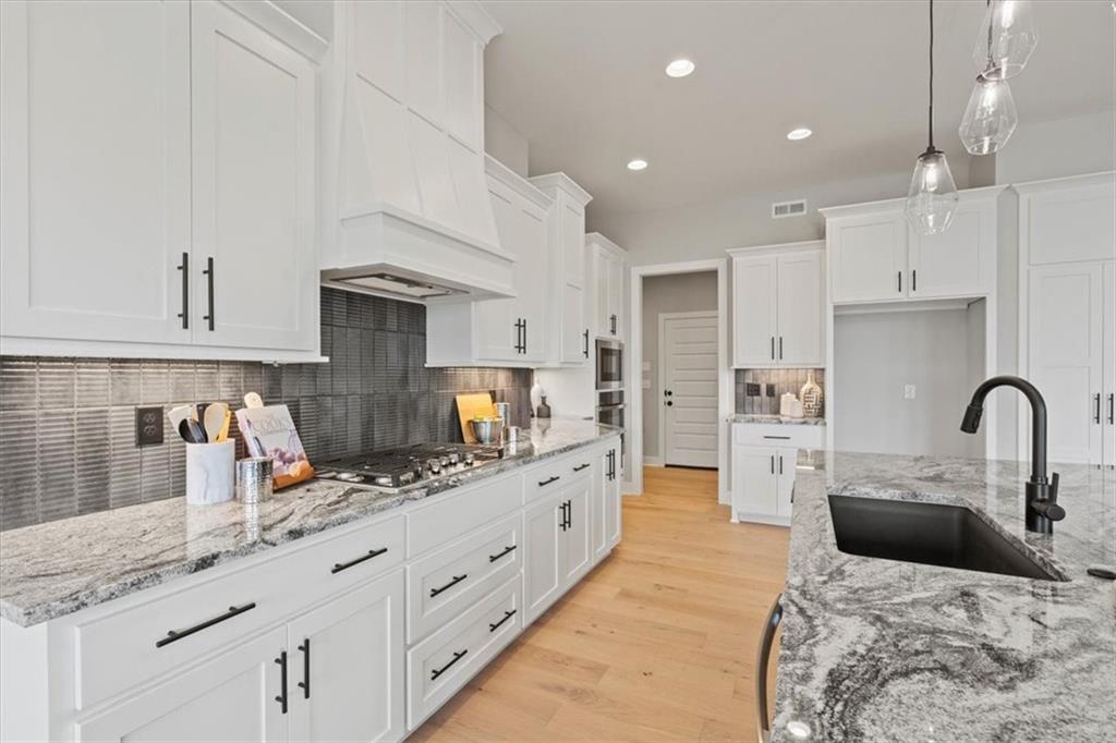 4446 Tee Box Drive Basehor, KS 66007 - Photo 14 of 48