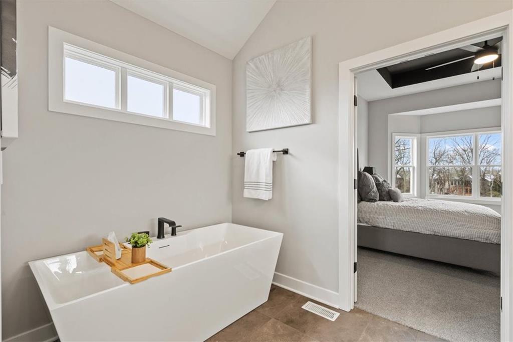 4446 Tee Box Drive Basehor, KS 66007 - Photo 23 of 48