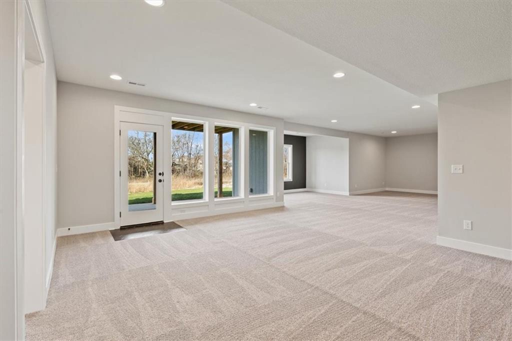 4446 Tee Box Drive Basehor, KS 66007 - Photo 28 of 48