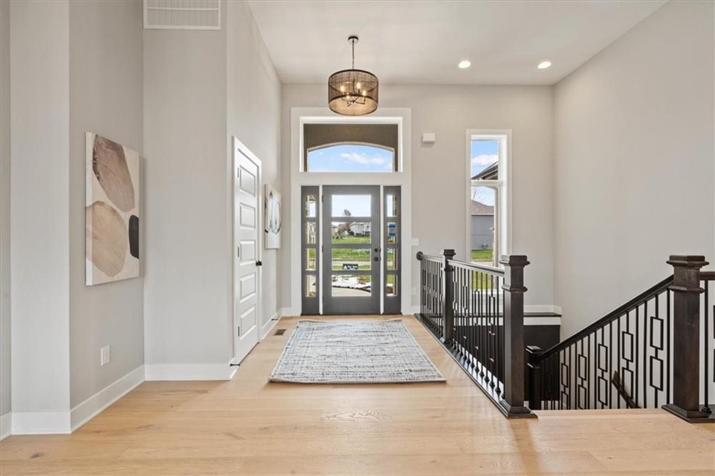 4446 Tee Box Drive Basehor, KS 66007 - Photo 3 of 48