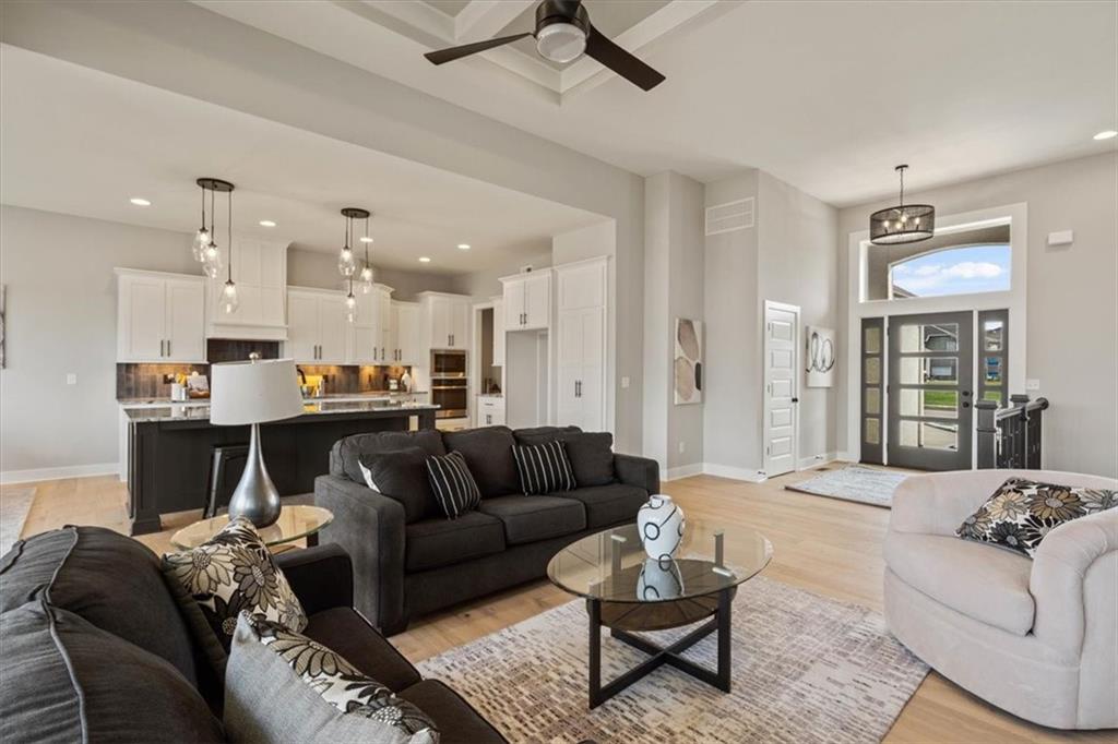 4446 Tee Box Drive Basehor, KS 66007 - Photo 6 of 48