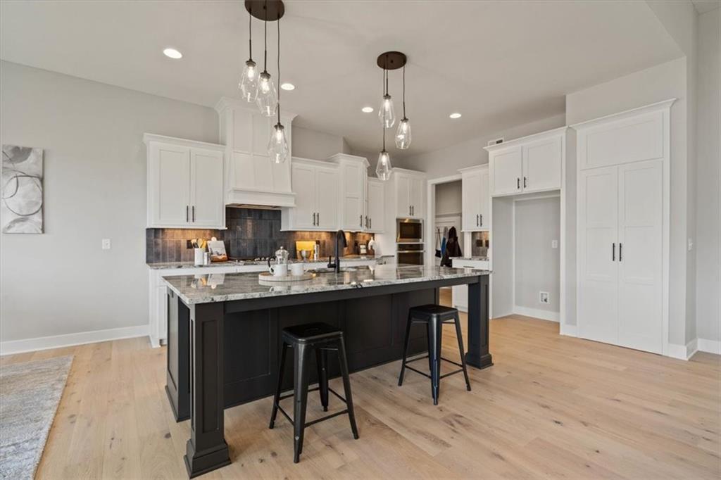 4446 Tee Box Drive Basehor, KS 66007 - Photo 8 of 48