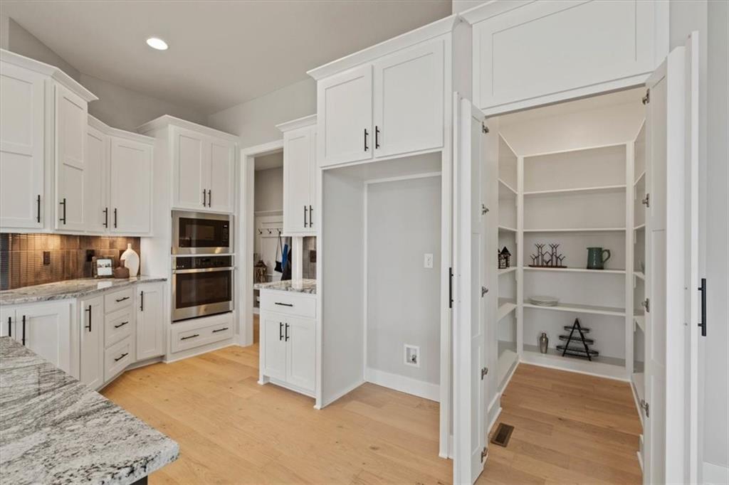 4446 Tee Box Drive Basehor, KS 66007 - Photo 10 of 48