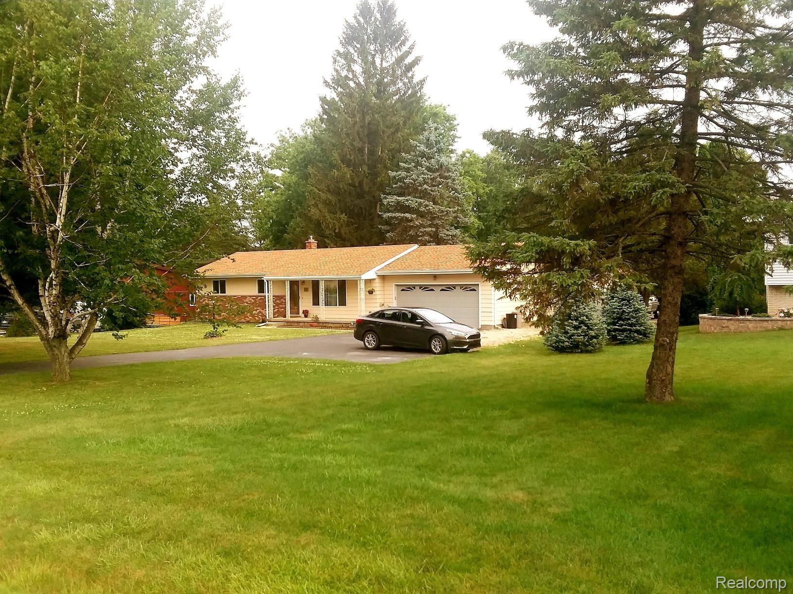6344 Calkins Road Flint, MI 48532 - Photo 2 of 24 House2.jpg
