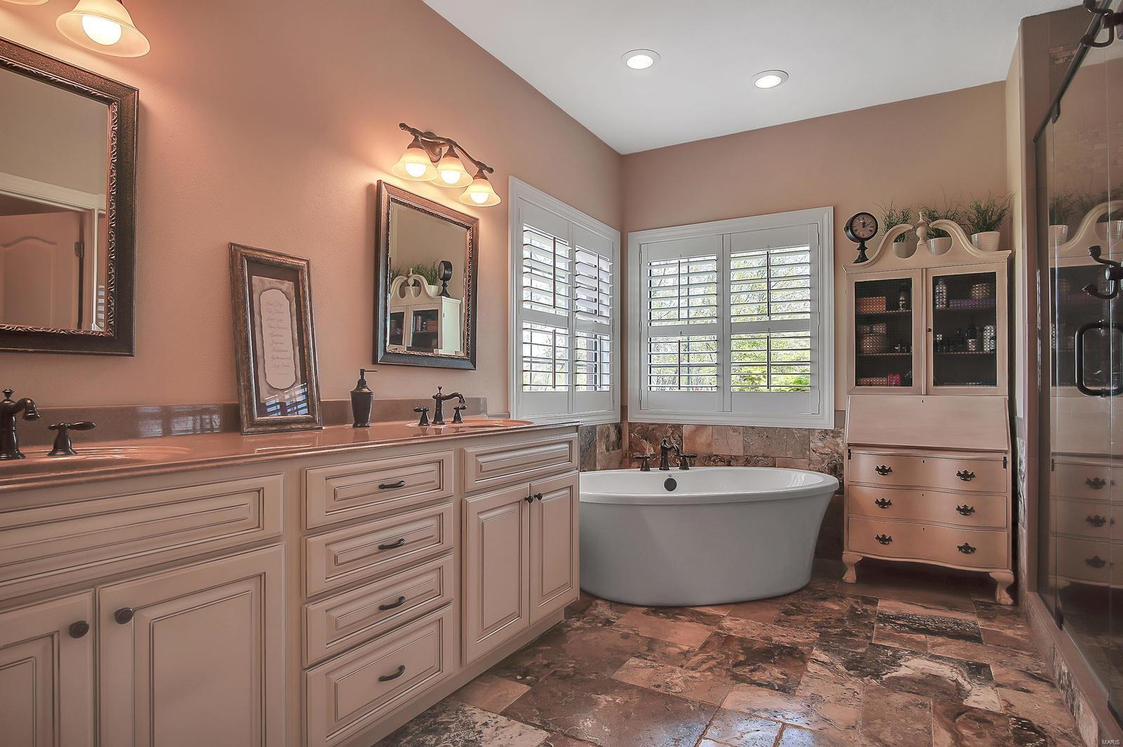 13648 Alpine Way Highland, IL 62249 - Photo 24 of 52 Gallery Image 24