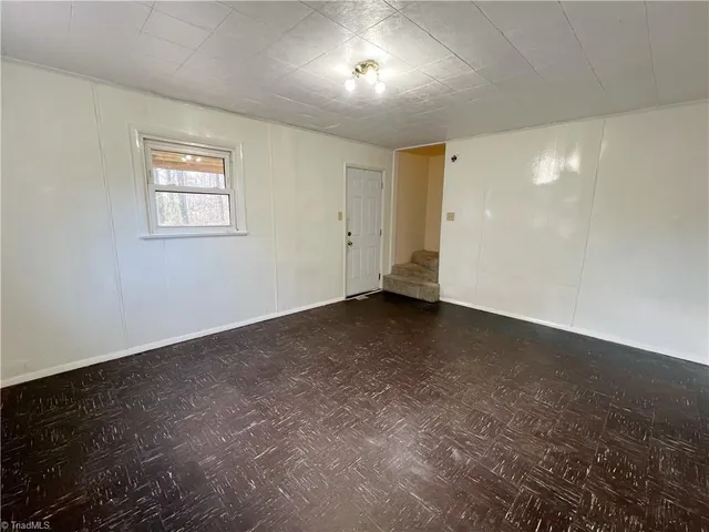 $1,300 | 2200 Textile Drive, Greensboro, NC 27405