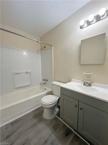 $1,300 | 2200 Textile Drive, Greensboro, NC 27405