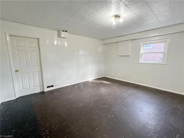 $1,300 | 2200 Textile Drive, Greensboro, NC 27405